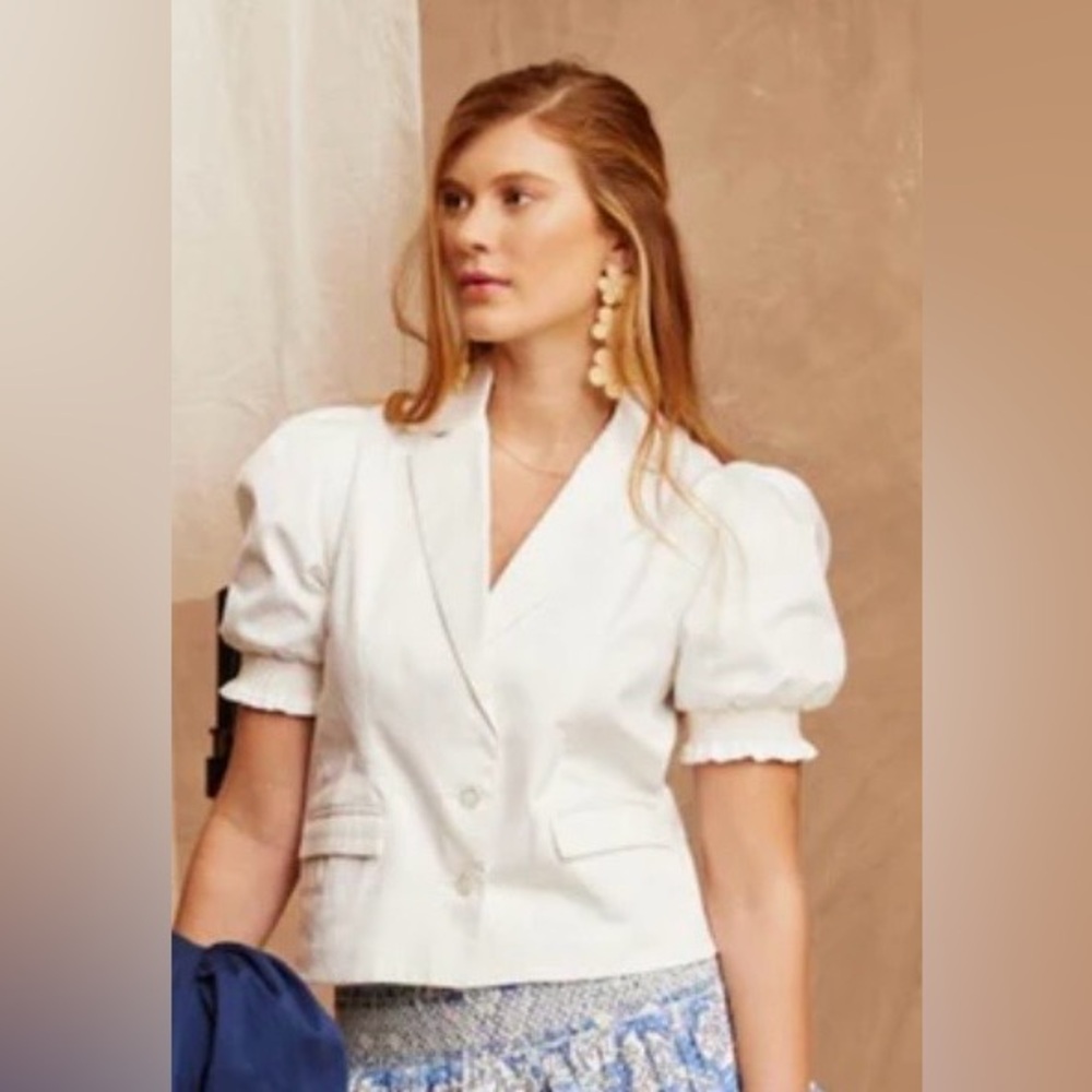 Cartolina Nantucket White Pia Blazer Cotton Puff Sleeve bottoned top
Size S NWOT